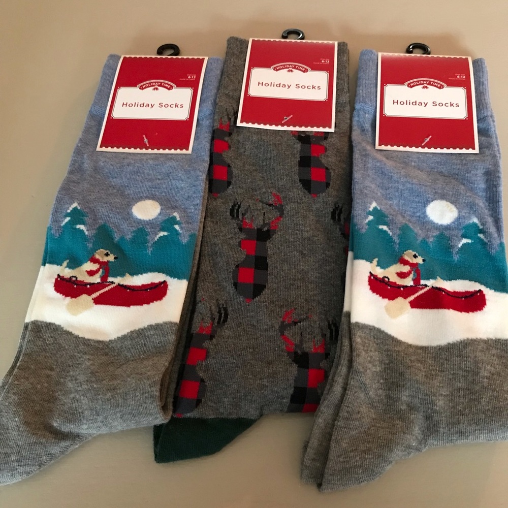 3 pair Holiday/Christmas socks New in package. Size 6-12